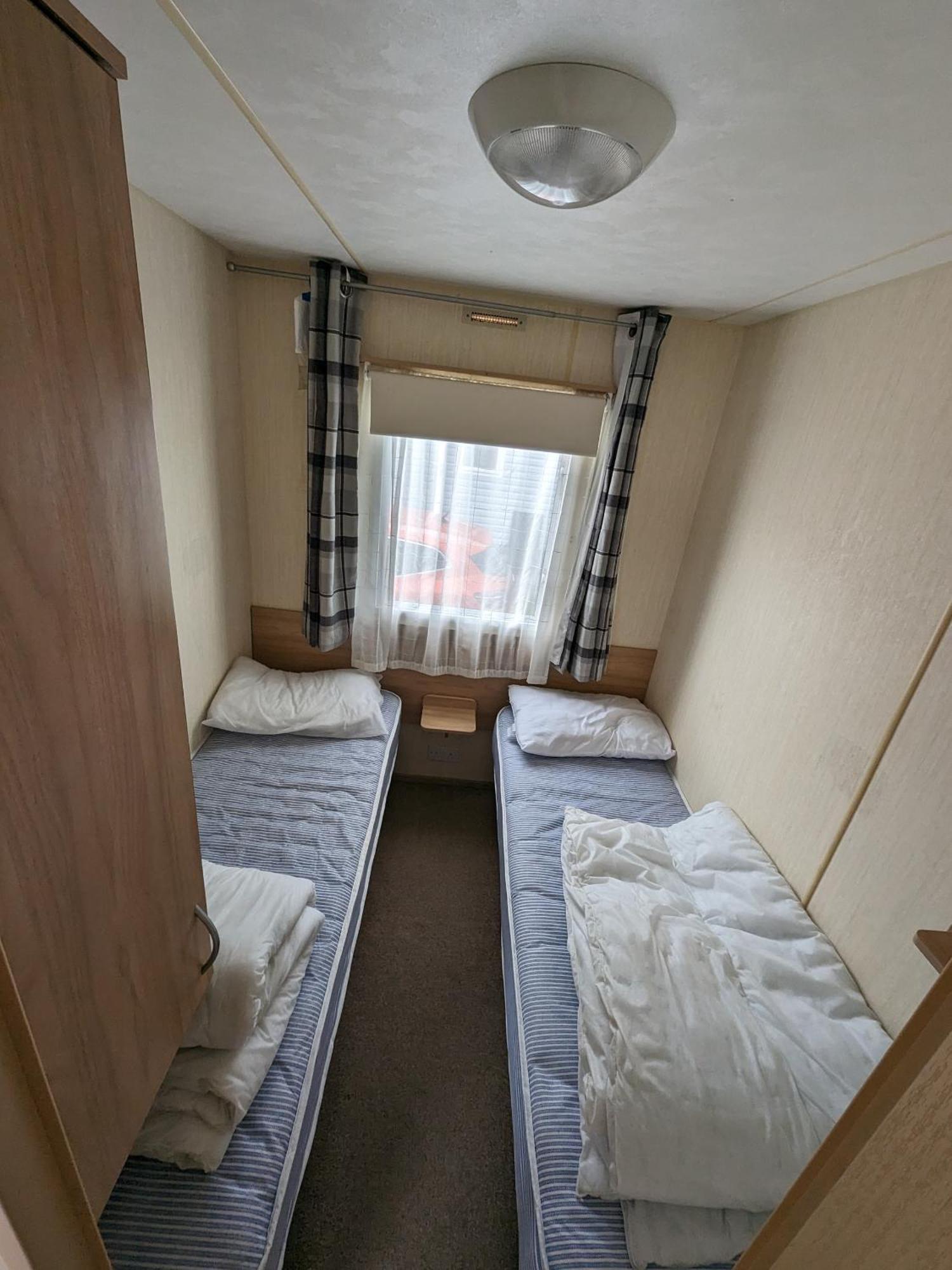 3 Bedroom Caravan, Sleeps 8 Lyons Lido Beach Prestatyn Exterior photo